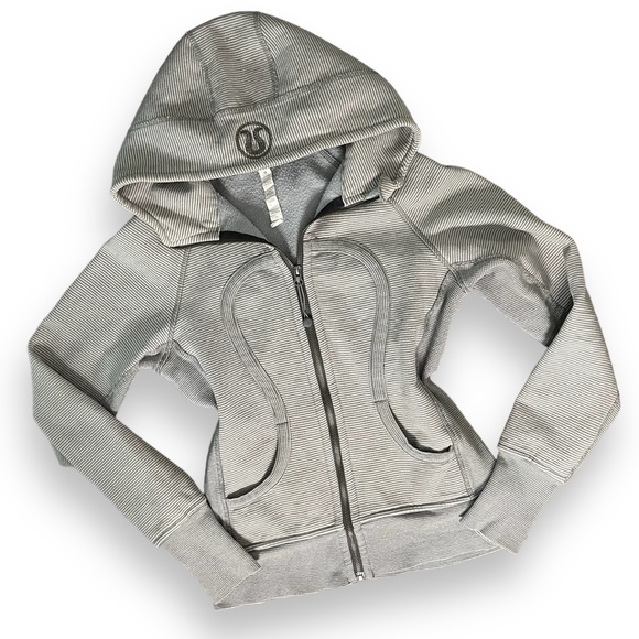 Lululemon Scuba Zip Up Fleece Hoodie - Picture 2 of 9